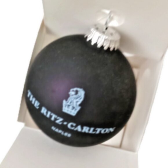 Ritz-Carlton Naples Limited Edition Holiday 3" Amethyst Glass Ornament RARE - Picture 1 of 6